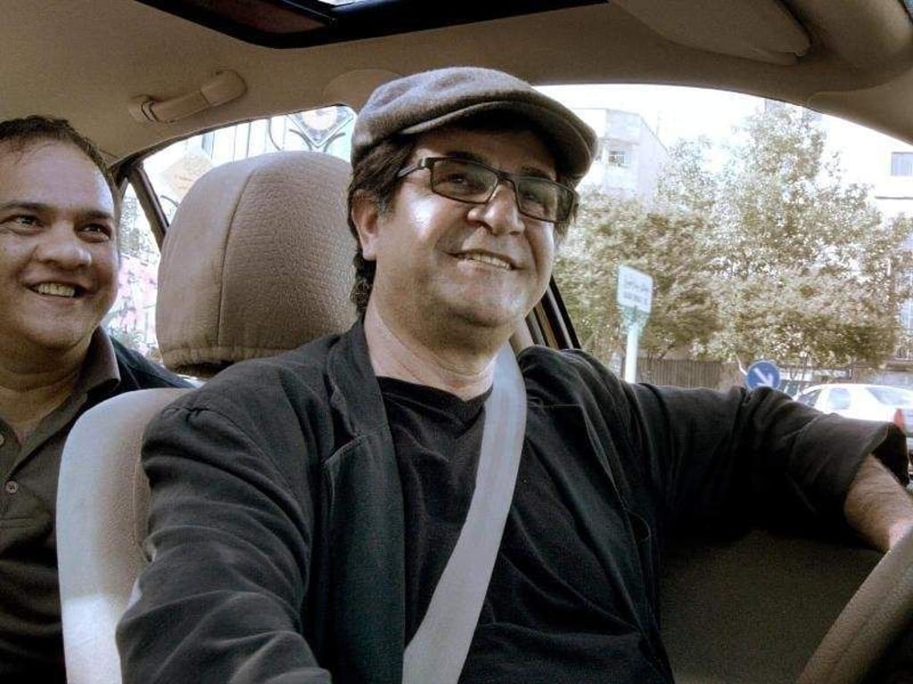 Regisseur und Fahrer des "Taxis Teherans" Jafar Panahi. Foto: Weltkino Filmverleih