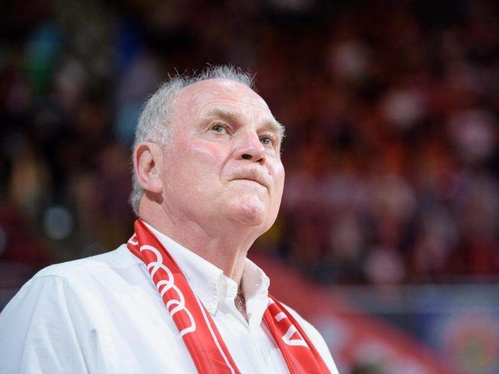 Vereinspräsident Uli Hoeneß hofft auf eine Vollmitgliedschaft für Bayerns Basketballer in der Euroleague. Foto: Matthias Balk
