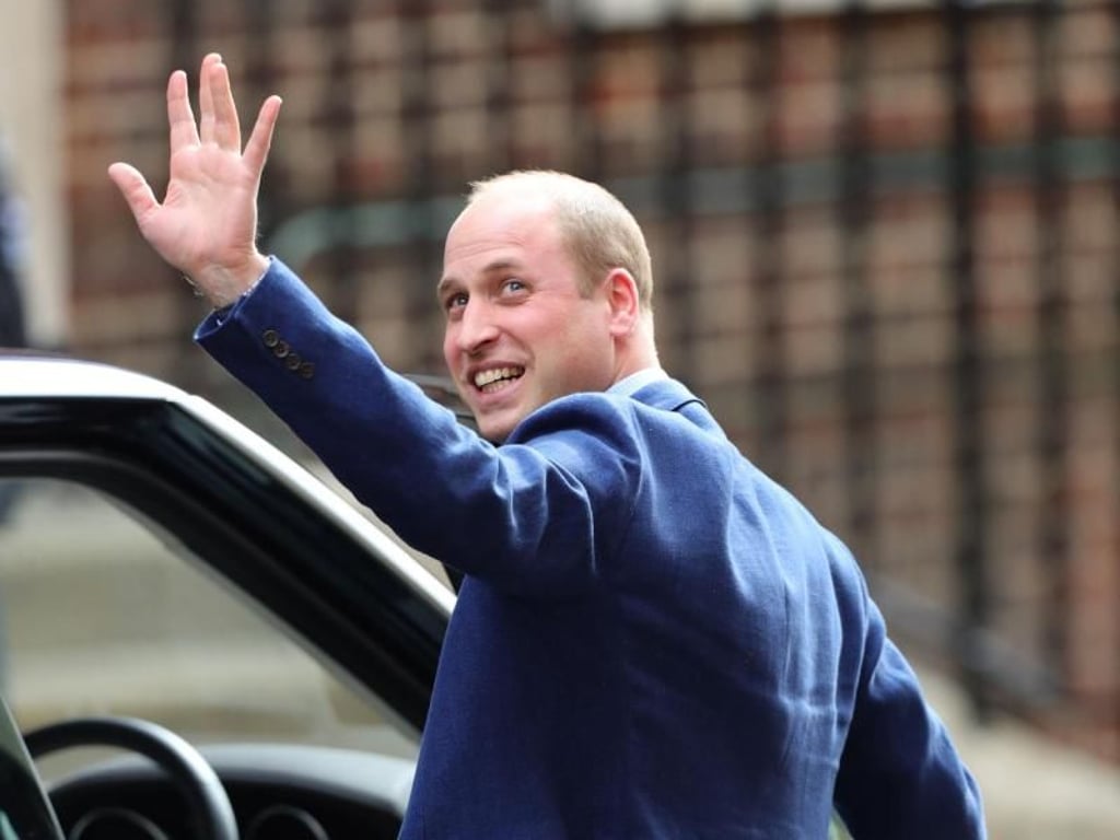 Der strahlende Papa: Prinz William verlässt nach der Geburt seines Sohnes das St. Mary?s Hospital. Foto:Aaron Chown/PA Wire