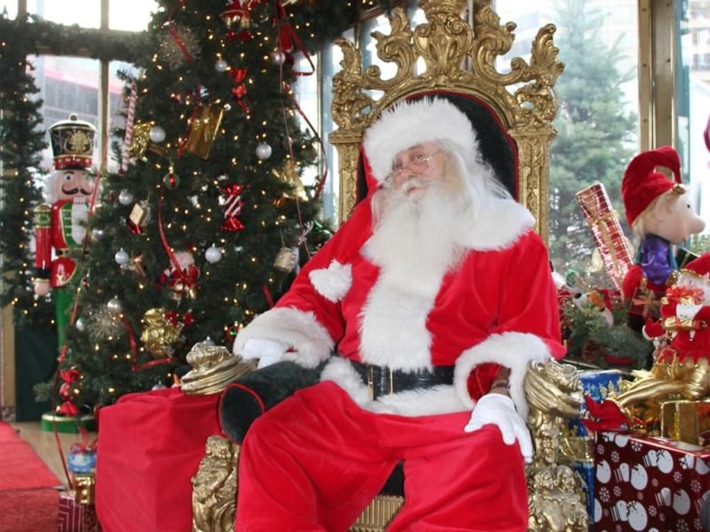 «Hoher Besuch»: Der Weihnachtsmann ist natürlich auch zu Gast auf dem Christmas Market in Baltimore. Foto: Verena Wolff