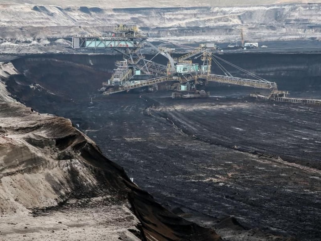 Braunkohle-Tagebau in Sachsen-Anhalt: Viele ohnehin arme Regionen Deutschlands werden vom Kohleausstieg schwer getroffen. Foto: Jan Woitas
