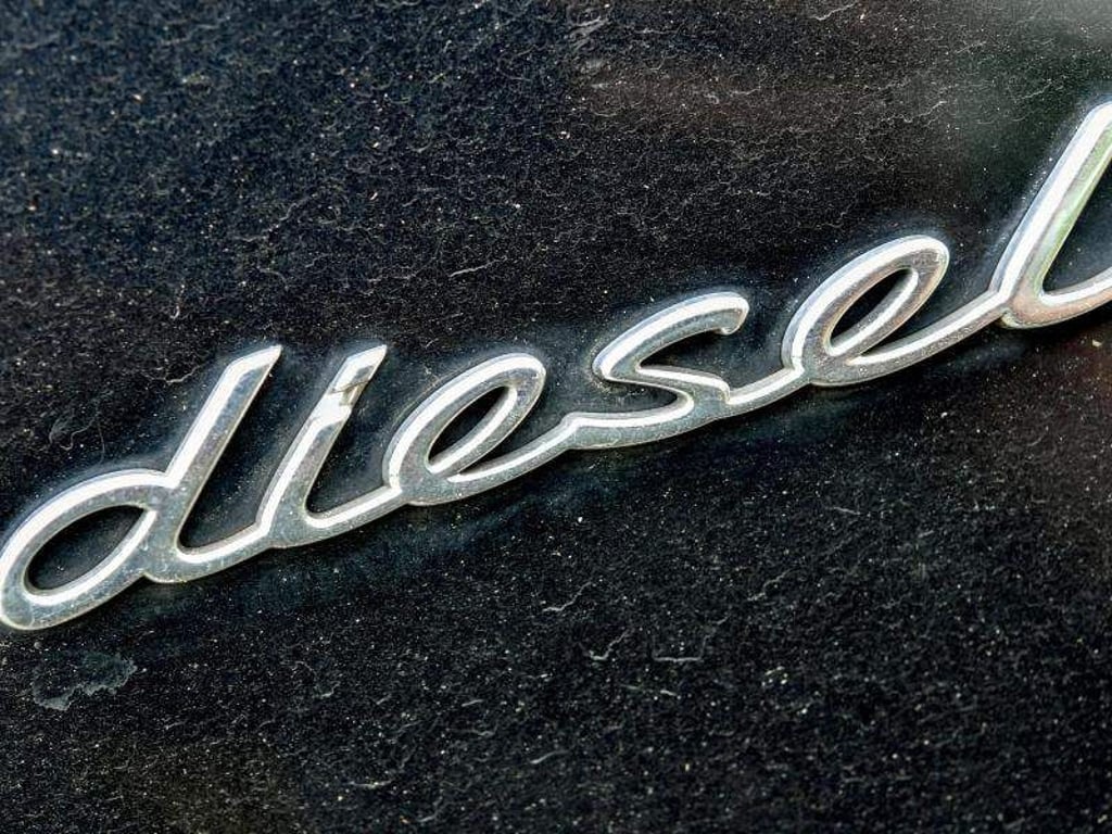 Die deutschen Autobauer wollen am Diesel vorerst festhalten. Foto: Patrick Pleul