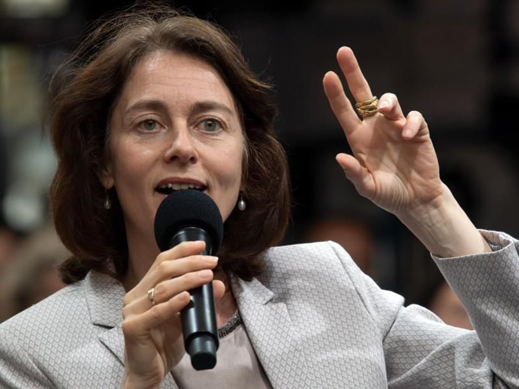 Bundesjustizministerin und Spitzenkandidatin der SPD, Katarina Barley, wirbt in Düsseldorf um die Stimmen der Wahlberechtigten. Foto: Federico Gambarini