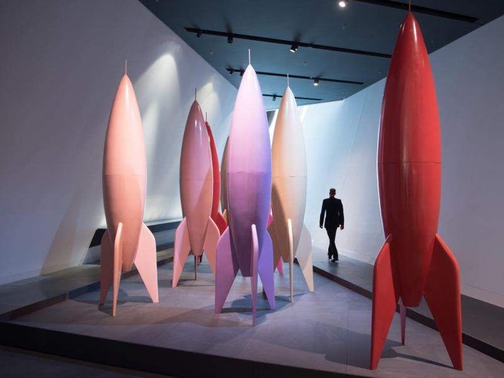 Die Installation «First Spaceship on Venus» der Künstlerin Sylvie Fleury. Foto: Sebastian Kahnert