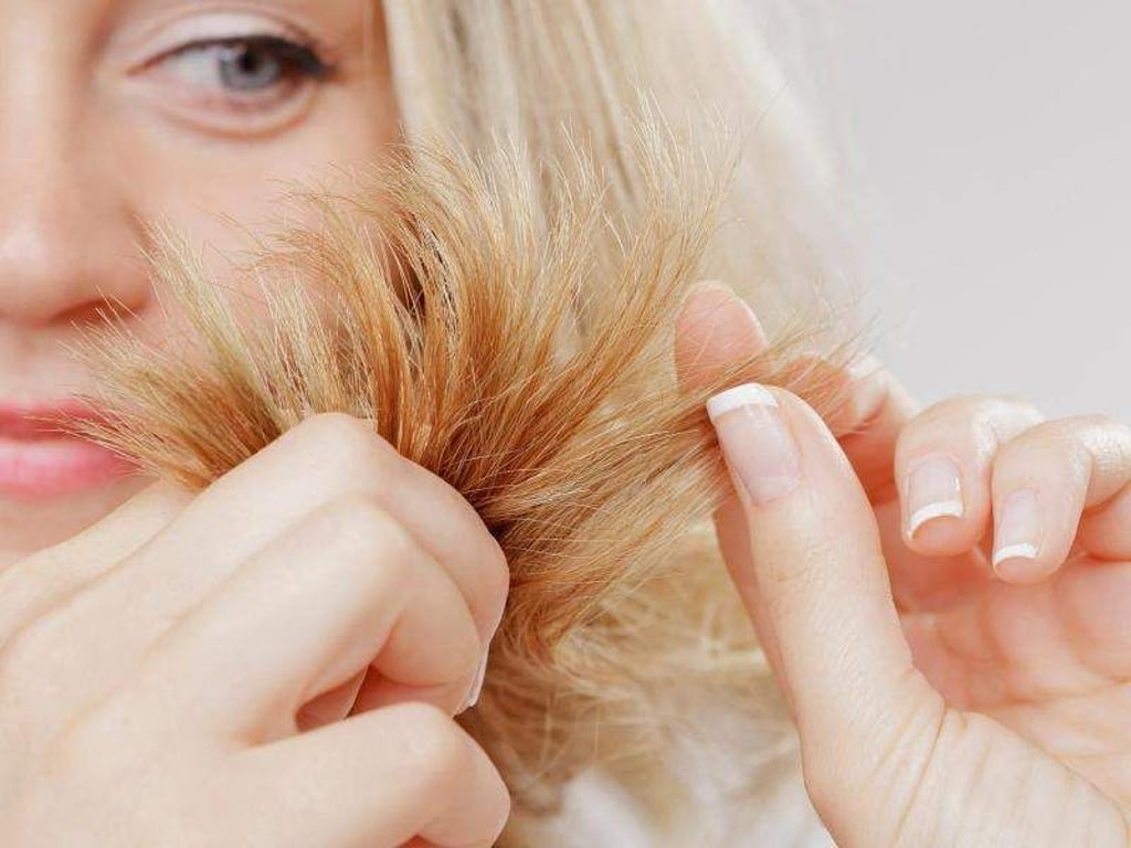 Eine Haarmaske hilft dem Haar, sich zu regenerieren. Statt auf die Menge kommt es beim Auftragen auf die Technik an. Foto: Monique Wüstenhagen