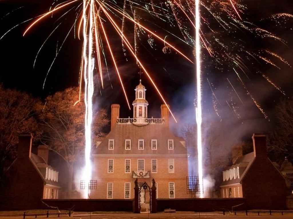Start des Weihnachtsspektakels in Colonial Williamsburg ist die Grand Illumination, das große Feuerwerk. Foto: Colonial Williamsburg
