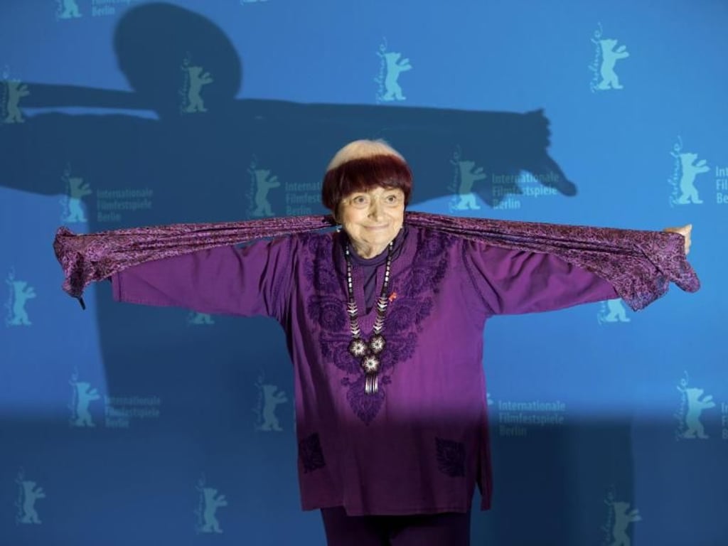 Licht und Schatten: Agnès Varda auf der Berlinale. Foto: Jörg Carstensen