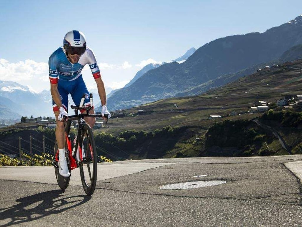 Thibaut Pinot holt sich den Sieg auf der dritten Etappe der Tour de Romandie. Foto: Jean-Christophe Bott