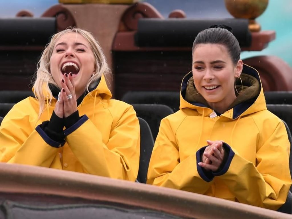 Hier ist die Welt noch schleimfrei: Lena Gercke (l) und Lena Meyer-Landrut. Foto: Patrick Seeger