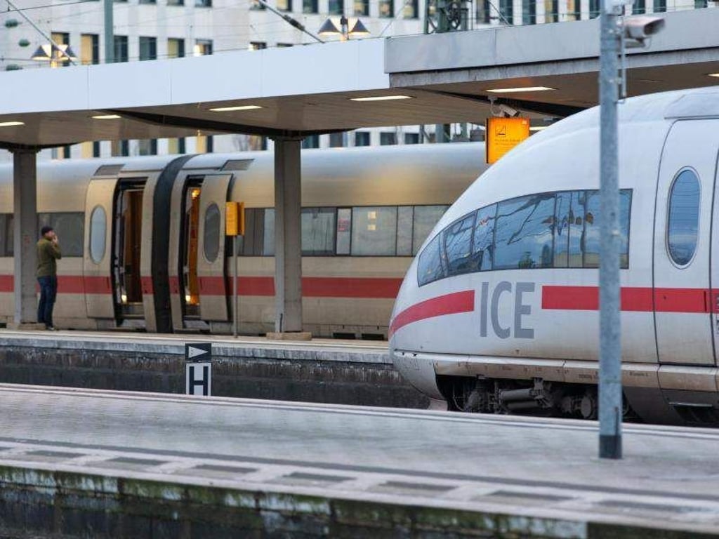 Die EVG hatte am Montag zu einem Warnstreik aufgerufen, der den Zugverkehr in weiten Teilen Deutschlands lahmlegte. Foto: Friso Gentsch
