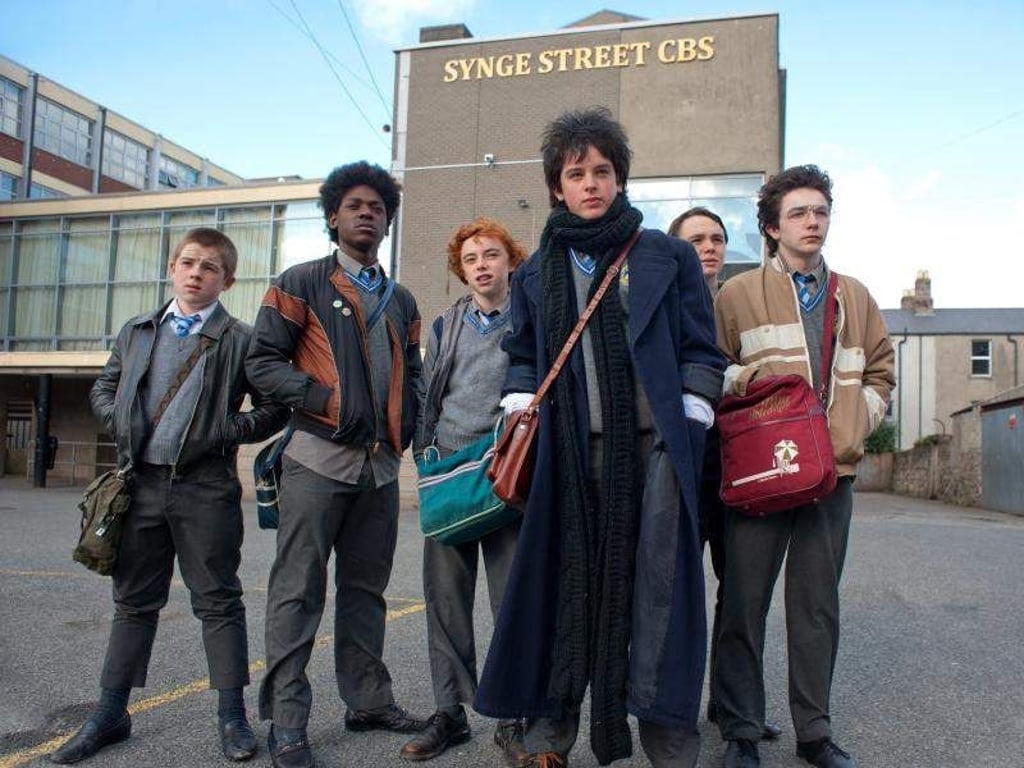 Conor (Ferdia Walsh-Peelo, m.) mit seinen Bandmitgliedern. Foto: Studiocanal