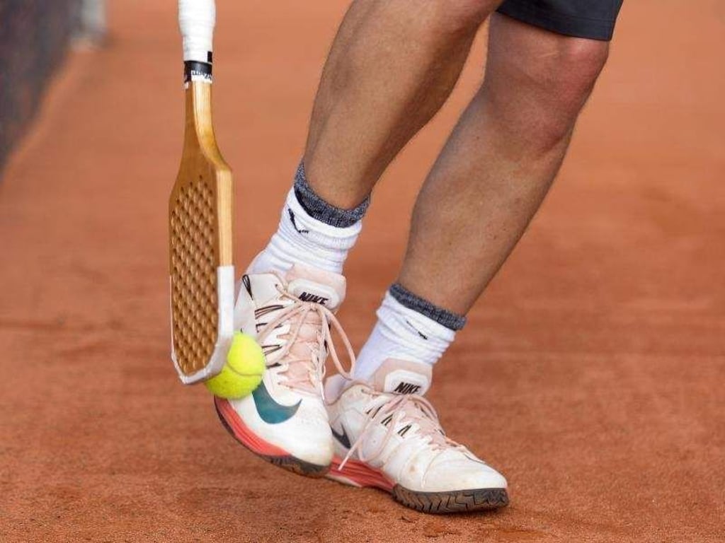 Auch Tennis spielen ist Herzpatienten erlaubt. Vor der Implantation eines Herzschrittmachers sollten sie den Kardiologen jedoch auf ihre Sportart hinweisen. Foto: Friso Gentsch