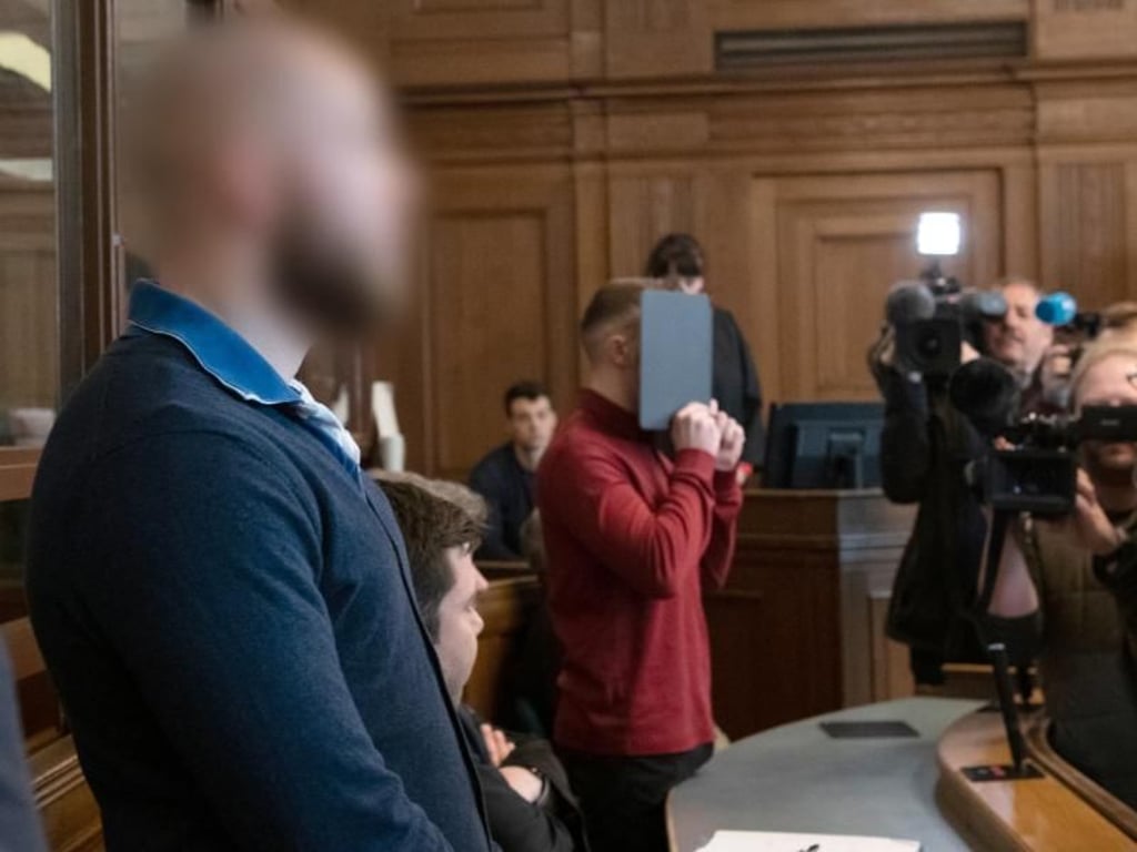 Marvin N. (l.) und Hamdi H. warten auf ihr Urteil - und das lautete erneut auf lebenslange Haft wegen Mordes. Foto: Paul Zinken