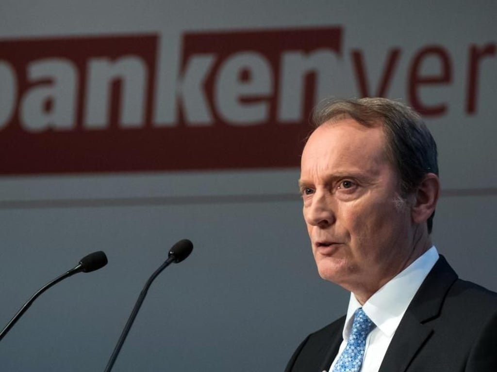 Hans-Walter Peters ist Präsident des Bundesverbands deutscher Banken. Foto: Bernd von Jutrczenka