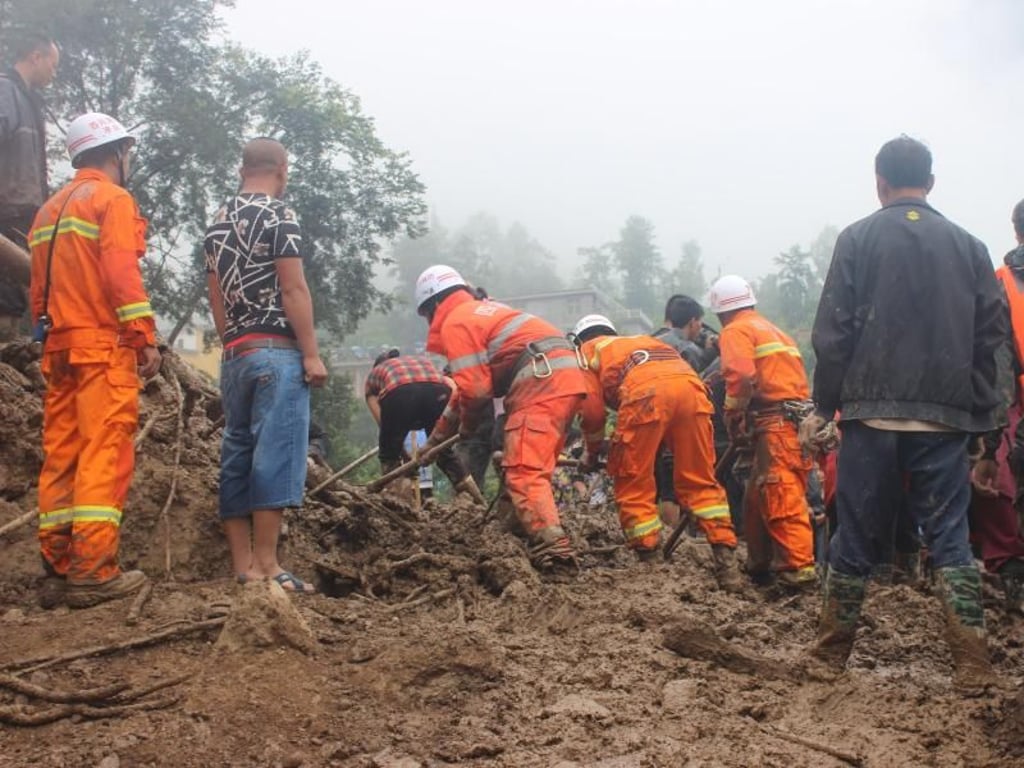 Suche nach Verschütteten: Rettungskräfte sind in der Provinz Sichuan im Einsatz. Foto: TPG