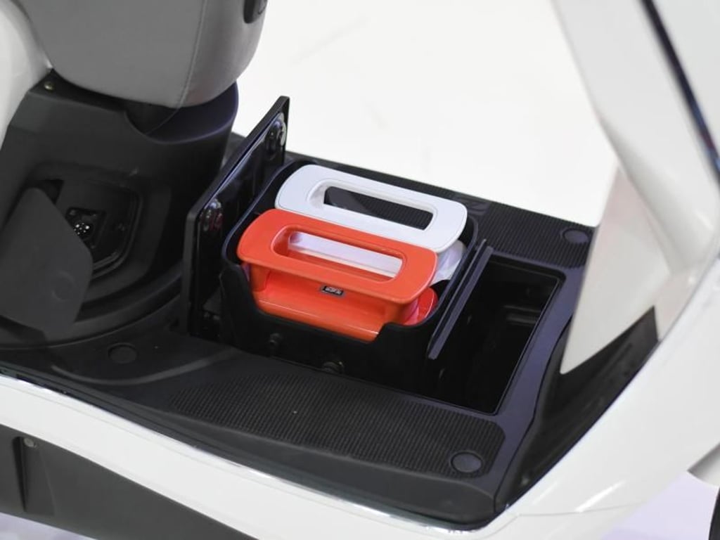 Akku to go: Kymco zeigt auf der Intermot zwei E-Roller mit Wechselakkus. Foto: Henning Kaiser