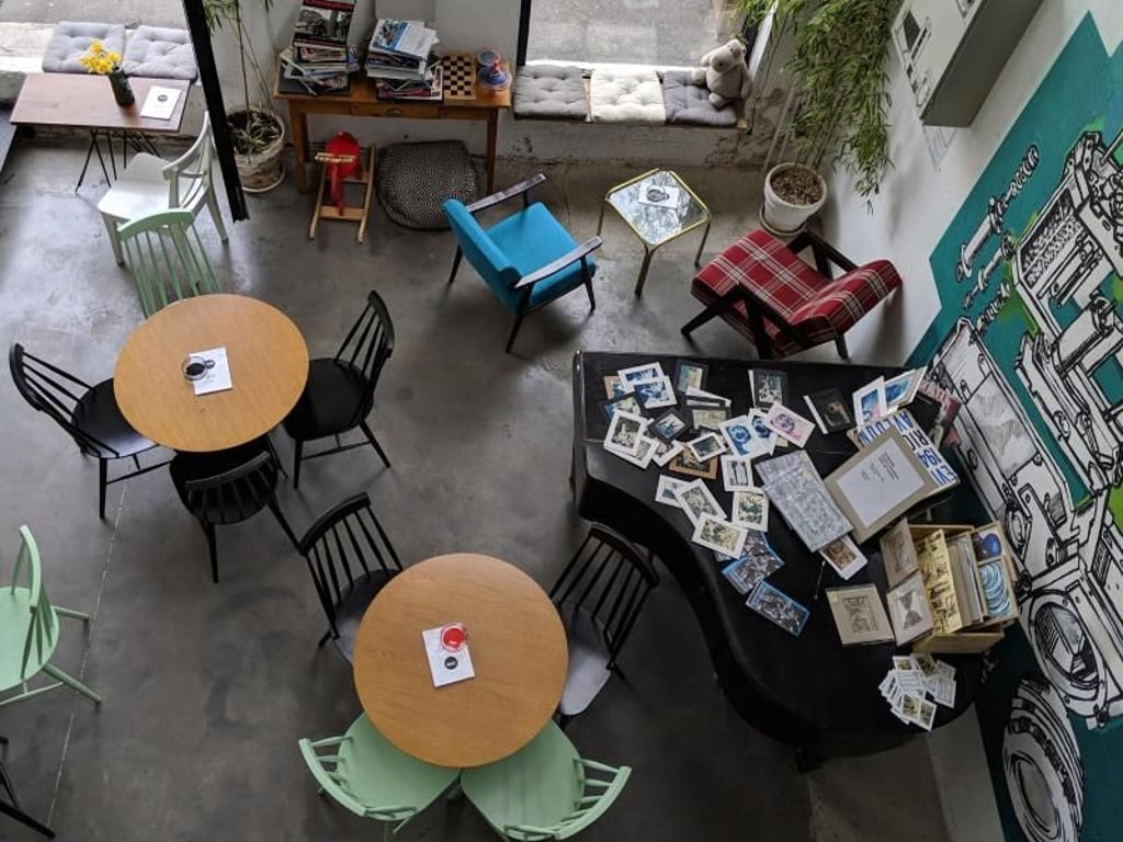 Kaffee und Kunst in Dorcol: Einst galt das Viertel als gefährlich, heute ist es hip. Foto: Laura Lewandowski