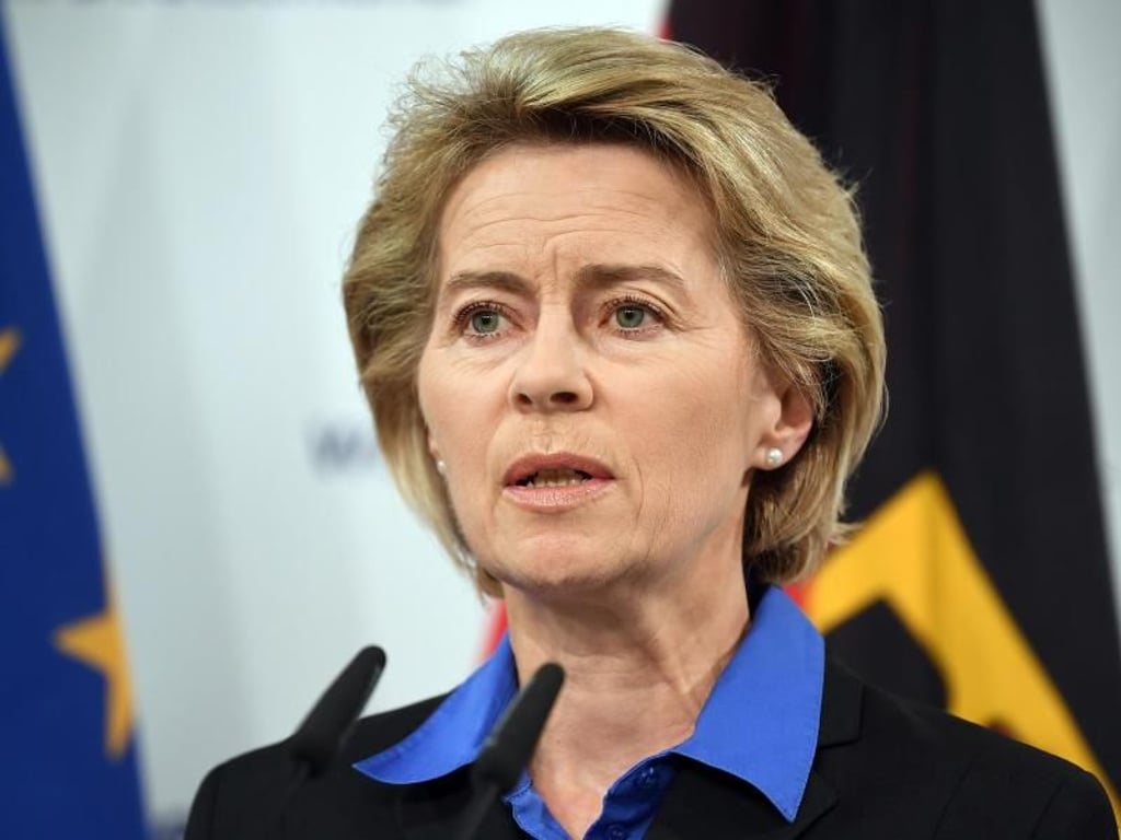 Traurig: Verteidigungsministerin Ursula von der Leyen reagiert auf den Hubschrauberabsturz in Mali. Foto: Britta Pedersen
