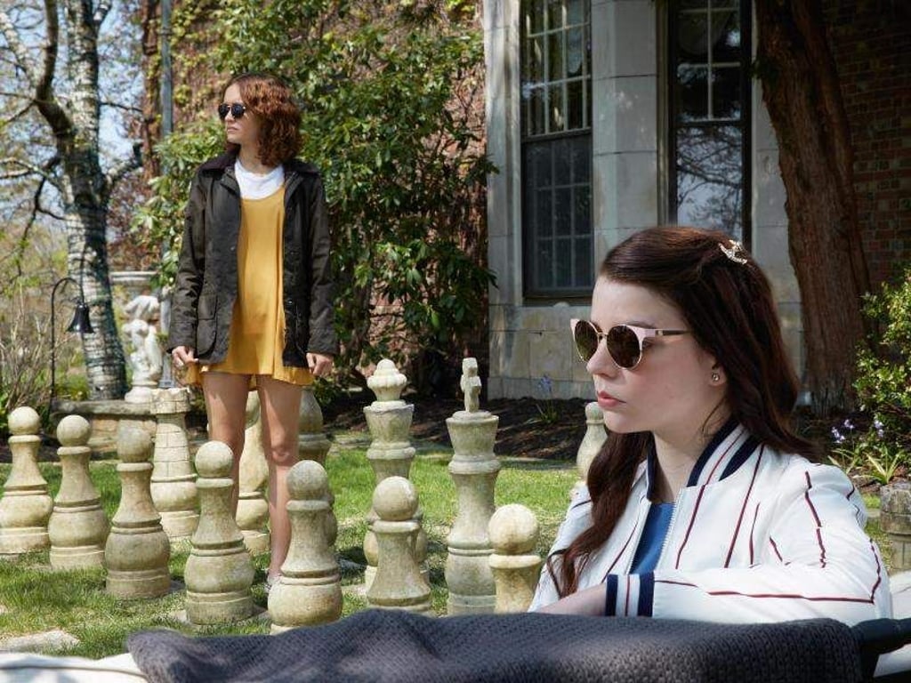 Amanda (Olivia Cooke, l) und Lily (Anya Taylor-Joy) planen, Mark umzubringen. Foto: Claire Folger/Universal Pictures /UIP