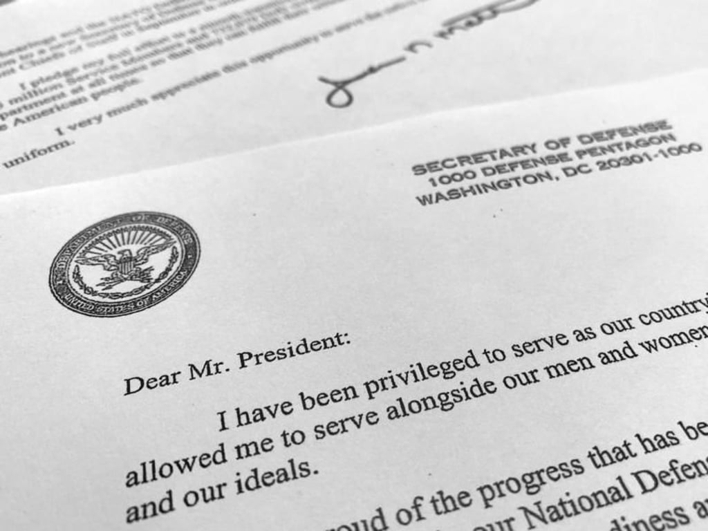 Das Rücktrittsschreiben von Verteidigungsminister Mattis an US-Präsident Trump. Foto: Jon Elswick/AP