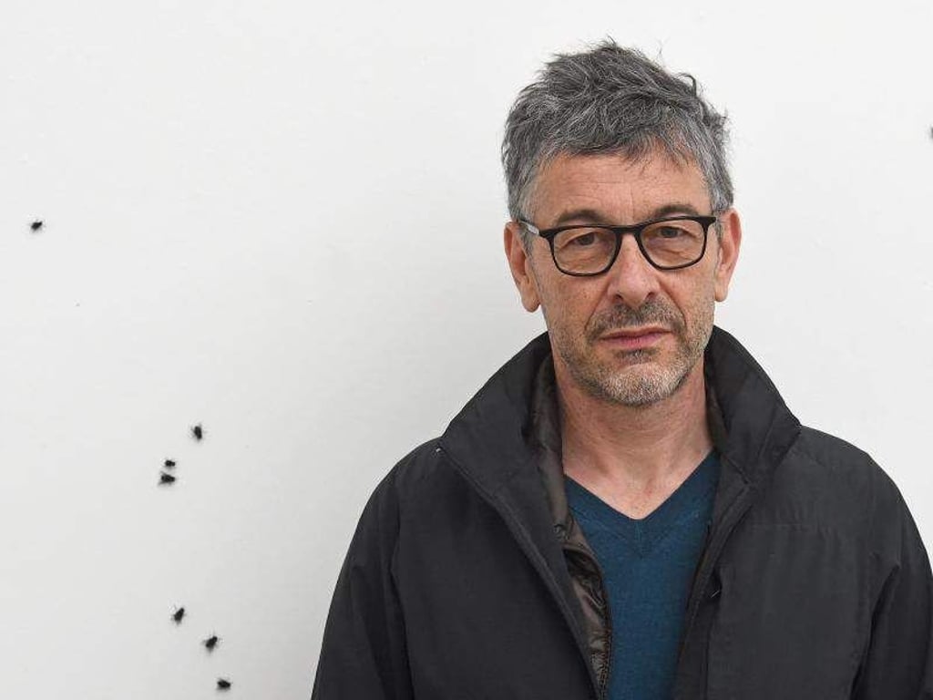 Künstler mit Fliegen: Pierre Huyghe im Sprengel Museum in Hannover. Foto: Holger Hollemann