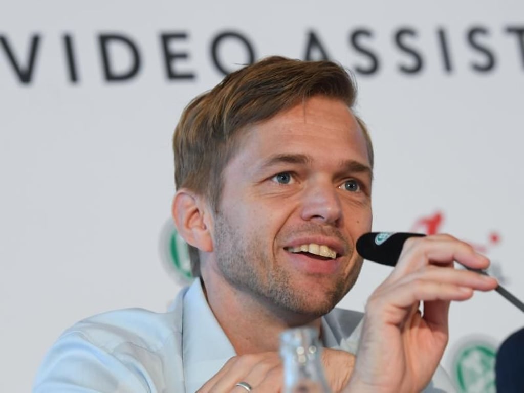 Hatte in seinem ersten Jahr als Chef des Videoschiedsrichter einiges zu tun: Jochen Drees. Foto: Arne Dedert