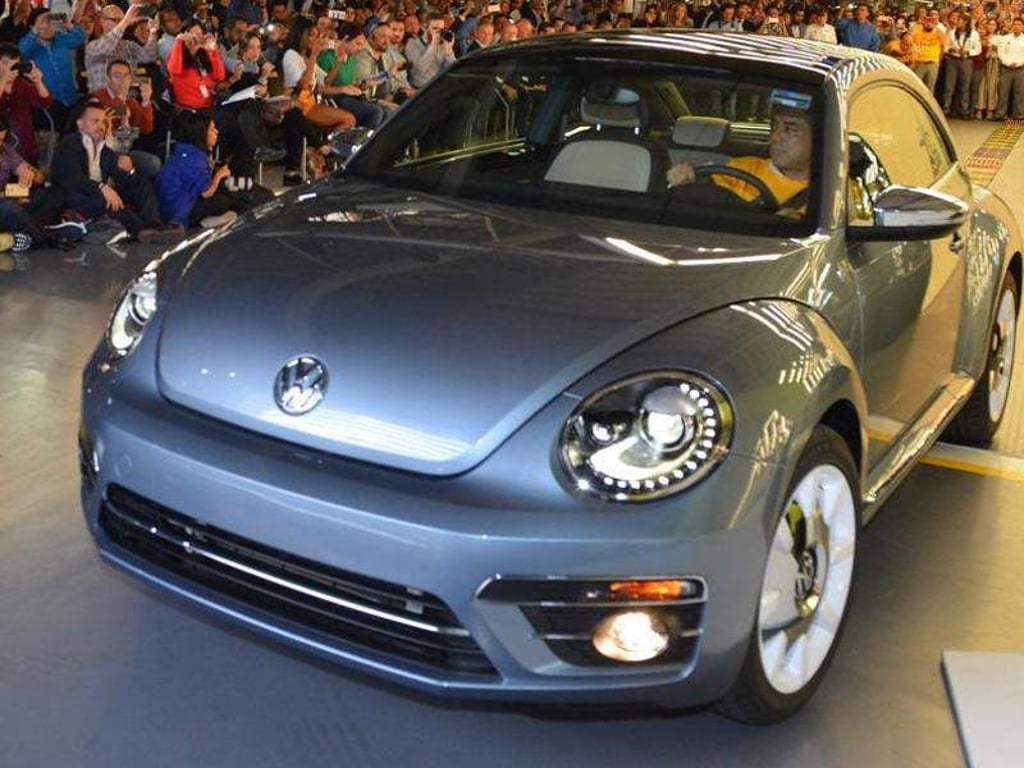 Das letzte Exemplar des VW-Beetles, das in der mexikanischen Stadt Puebla produziert wurde. Foto: Alex Bertheau/Volkswagen Mexico