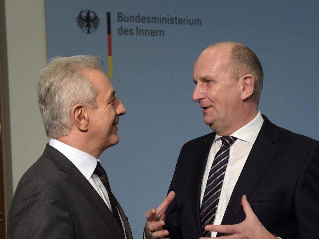 Stanislaw Tillich (links) und Dietmar Woidke. Foto: Rainer Jensen/Archiv