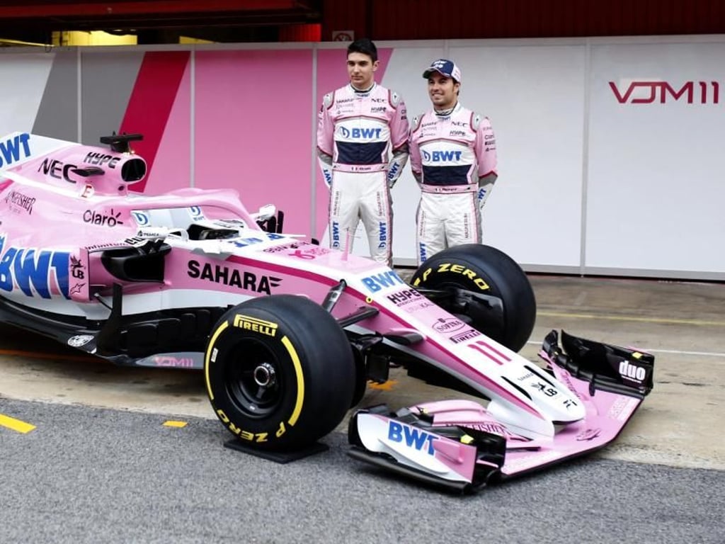 Sergio Perez (r) und Esteban Ocon präsentieren ihren Force India für die Saison 2018. Foto: Francisco Seco