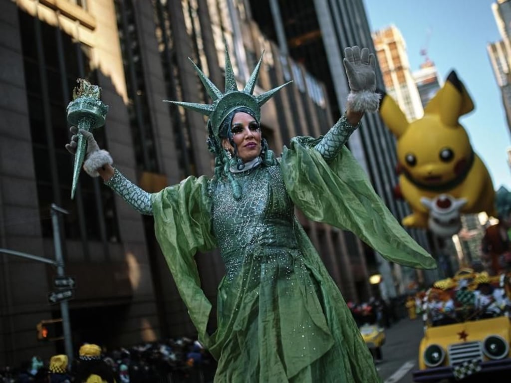 Die Freiheitsstatue darf bei der Thanksgiving-Parade nicht fehlen. Foto: Andres Kudacki/AP