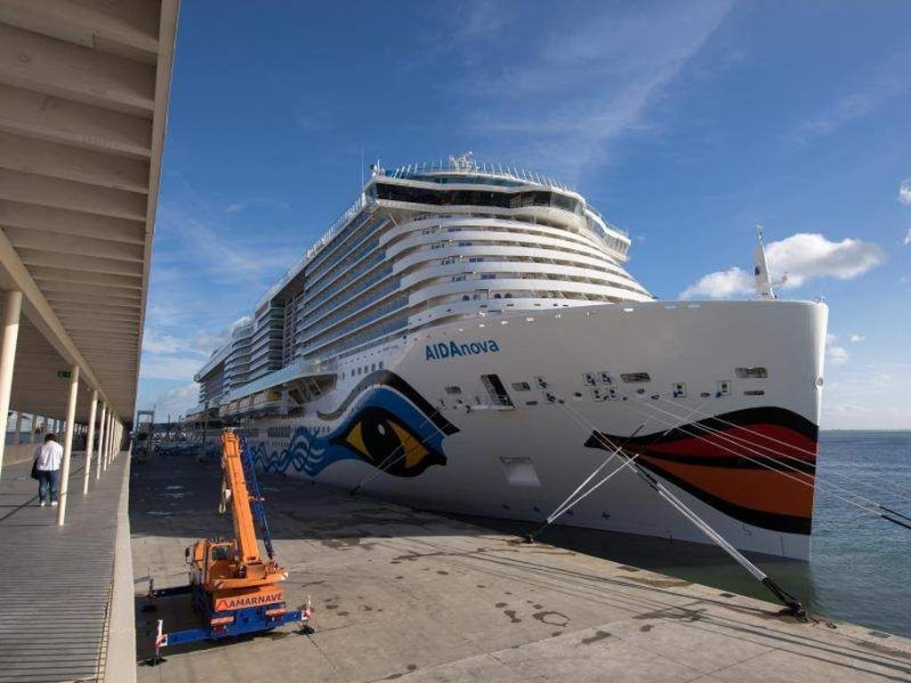 Das Kreuzfahrtschiff Aida Nova fährt mit emissionsarmem Flüssiggas (LNG). Jetzt wird ein Schwesterschiff mit LNG-Antrieb gebaut. Foto: Andrea Warnecke