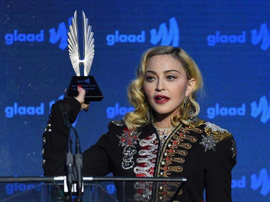 Madonna nimmt bei den 30. GLAAD Media Awards in New York den Advocate for Change Award entgegen. Foto: Evan Agostini/Invision/AP