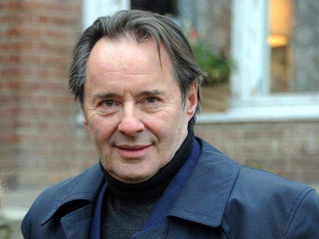 Schauspieler Uwe Kockisch am Set zur zweiten Staffel der ARD-Serie "Weissensee". Foto: Bernd Settnik
