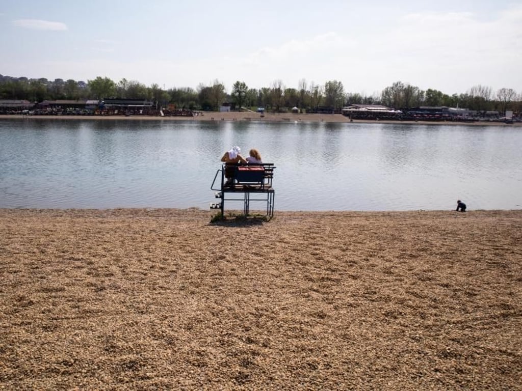 Am künstlichen See Ada in Belgrad kommt ein wenig Beach-Feeling auf. Foto: Laura Lewandowski