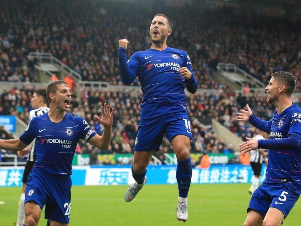 Chelseas Eden Hazard freut sich über sein Elfmeter-Tor zum zwischenzeitlichen 1:0. Foto: Owen Humphreys/PA Wire
