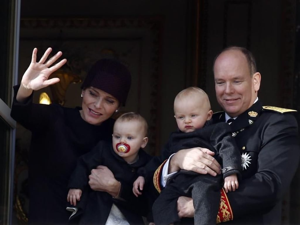 Fürst Albert und Fürstin Charlène mit ihren Zwillingen in Monaco. Foto: Sebastien Nogier