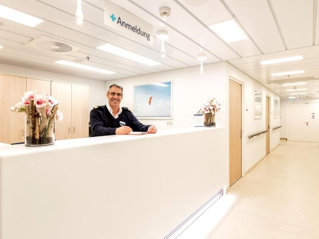 Erkältungen und Seekrankheit sind die häufigsten Gründe, warum Passagiere das Bordhospital aufsuchen. Foto: Tui Cruises