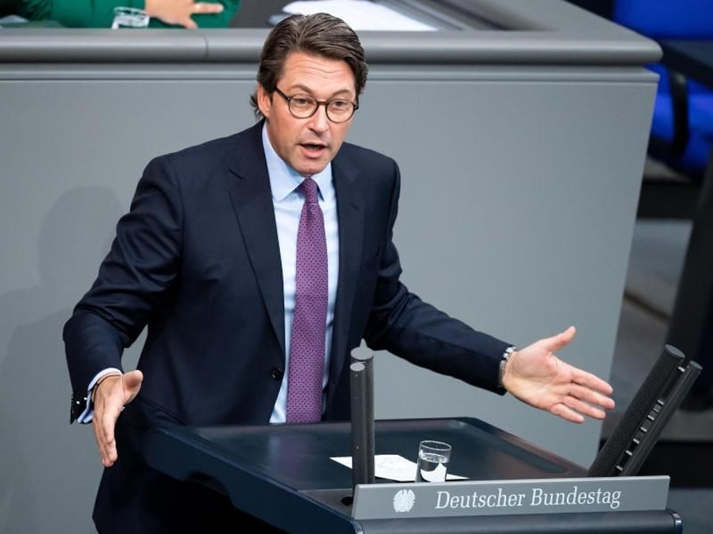 Andreas Scheuer am Donnerstag bei der Beratung des Etats vom Ministerium für Verkehr und digitale Infrastruktur im Bundestag. Foto: Bernd von Jutrczenka