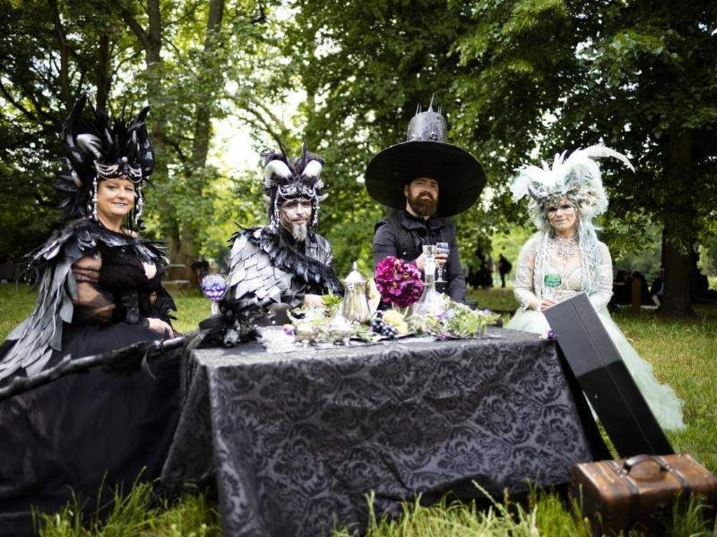Das traditionelle Viktorianische Picknick zum Auftakt. Foto: Alexander Prautzsch
