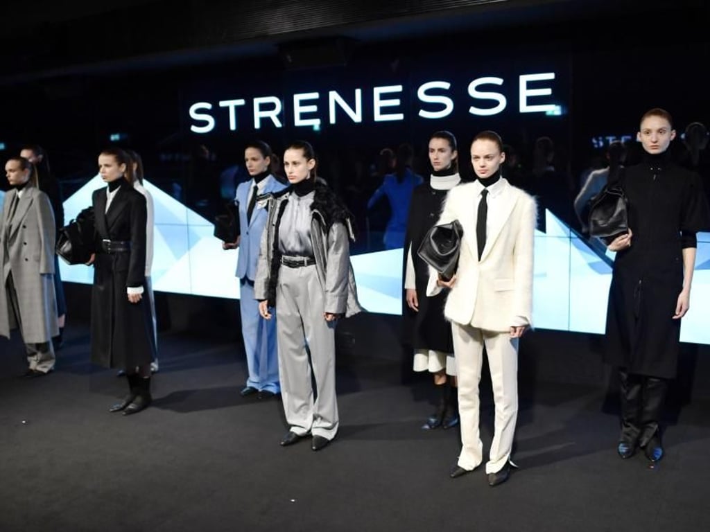 Beam me up! Ein Hauch von Futurismus bei Strenesse. Foto: Jens Kalaene