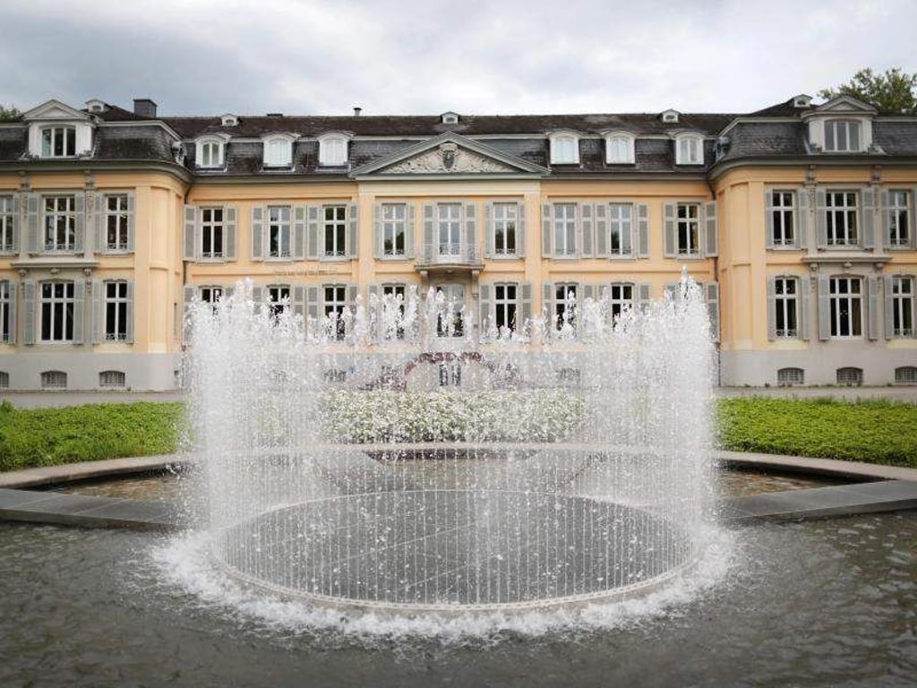 Der Schließungsplan für das Museum Morsbroich liegt vorerst auf Eis. Foto: Oliver Berg