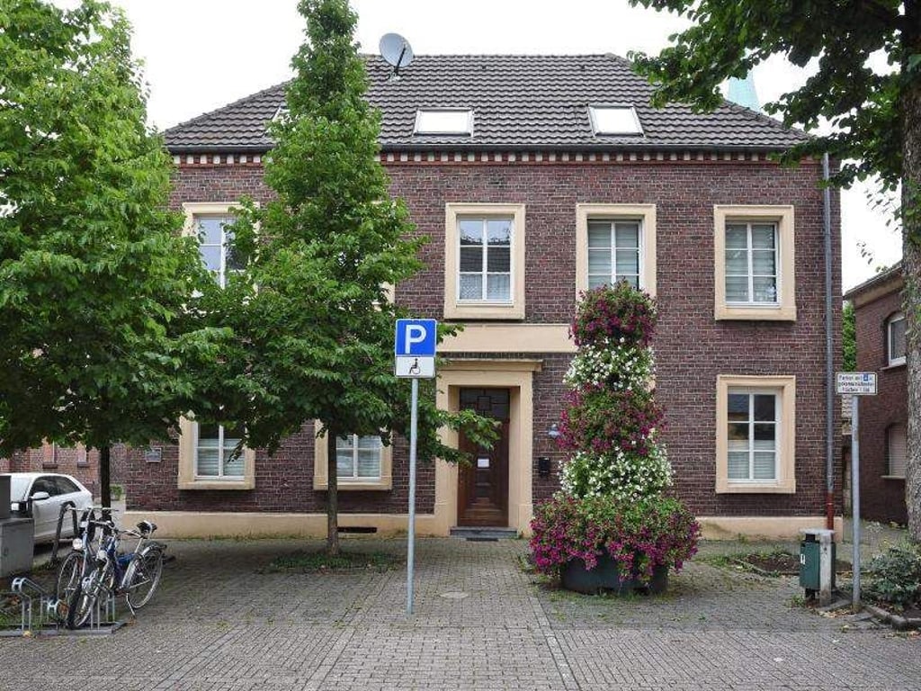 Das Gebäude des Biologischen Krebszentrums in Brüggen-Bracht. Foto: Henning Kaiser/Archiv