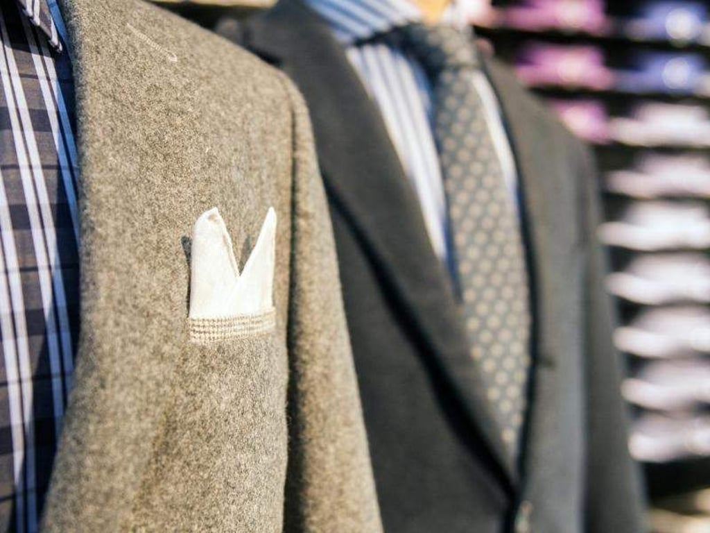 Das Einstecktuch kann das i-Tüpfelchen eines Outfits sein - es sollte aber zum Hemd passen und nicht etwa zur Krawatte. Foto: Mascha Brichta