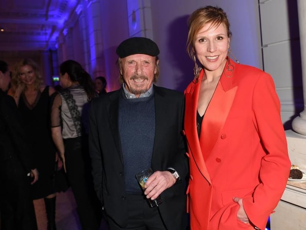 Schauspieler Claus Theo Gärtner (l) und Moderatorin Franziska Weisz auf der ARD-Party "Blue Hour". Foto: Britta Pedersen