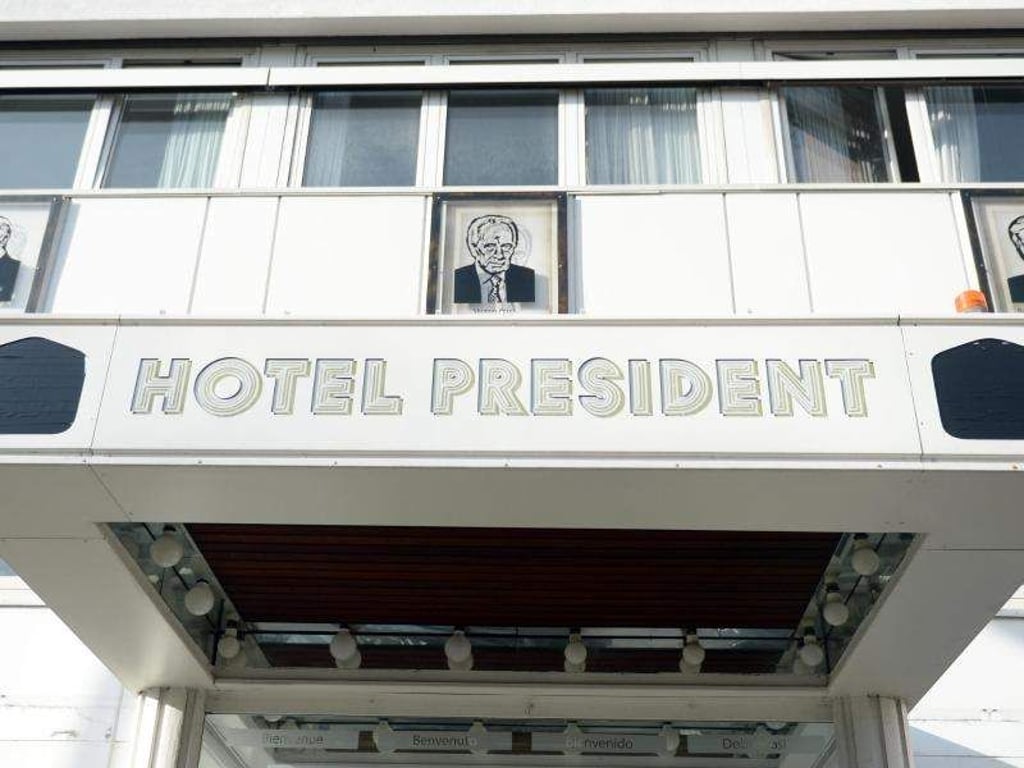 Das ehemalige Hotel President dient heute als Flüchtlingsunterkunft. Die Stadt Berlin will weitere Hotelbetten für Flüchtlinge anmieten. Foto: Britta Pedersen
