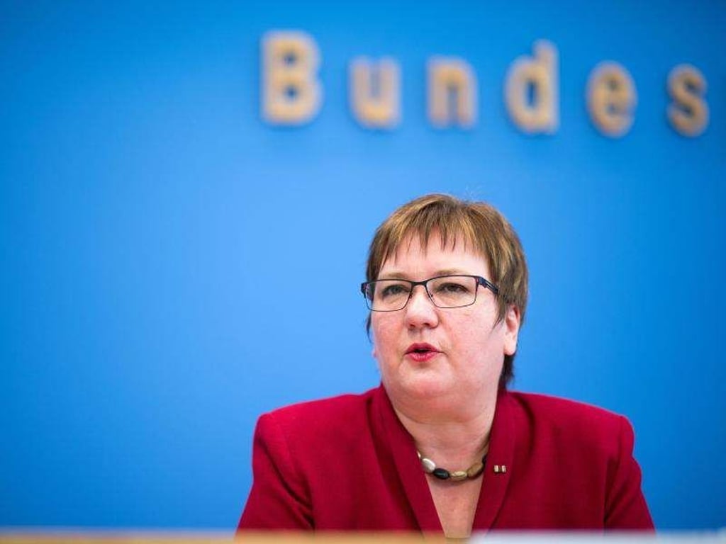 Iris Gleicke (SPD), Beauftragte für die Belange der neuen Länder. Foto: Bernd von Jutrczenka/Archiv