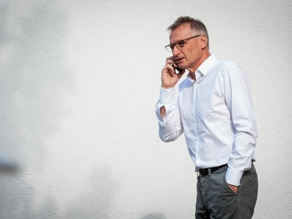 Würde gerne noch neue Spieler für den VfB Stuttgart verpflichten: Sportvorstand Michael Reschke. Foto: Christoph Schmidt