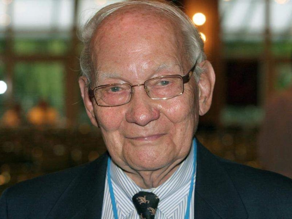 Chemie-Nobelpreisträger Manfred Eigen wurde so häufig geehrt wie kaum ein anderer deutscher Wissenschaftler. Foto: Karl-Josef Hildenbrand
