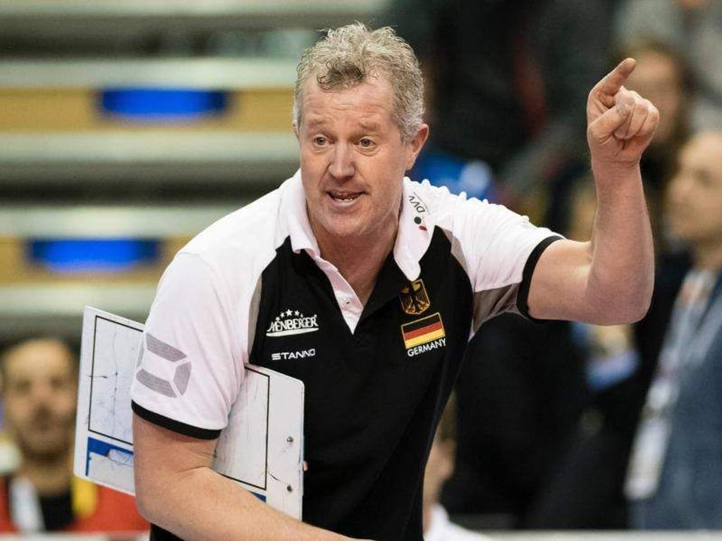 Trainer Vital Heynen hat die deutschen Volleyballer zu einem klaren Sieg über die Niederlande geführt. Foto: Gregor Fischer
