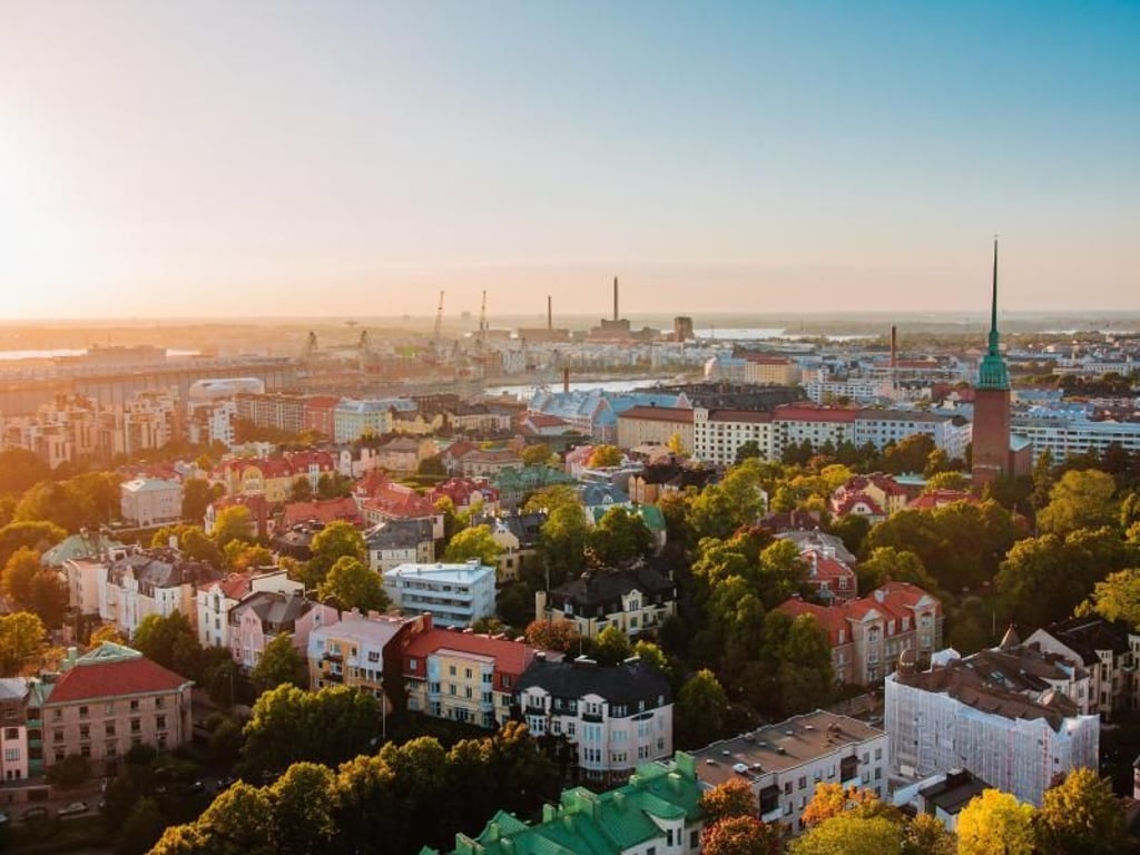 Rund um die finnische Hauptstadt Helsinki führt eine der E-Bike-Touren von Tui Cruises. Foto: Visit Finland/Jussi Hellsten